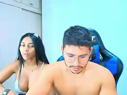 sophia and alex online show from October 30, 9:04 pm