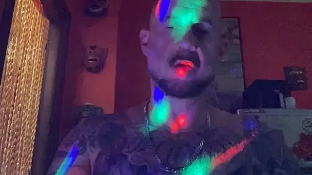 Snapshot of jackssss4 chatting on April 13, 2:44 pm jackssss4 online show from April 13, 2:44 pm