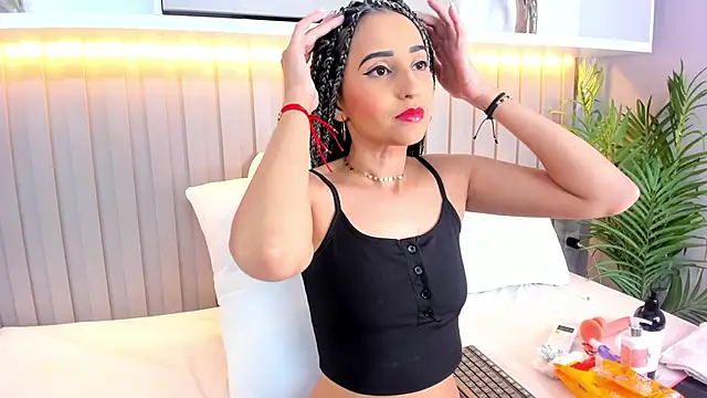 Snapshot of violett_rabbit_ chatting on November 5, 8:42 pm violett rabbit online show from November 5, 8:42 pm