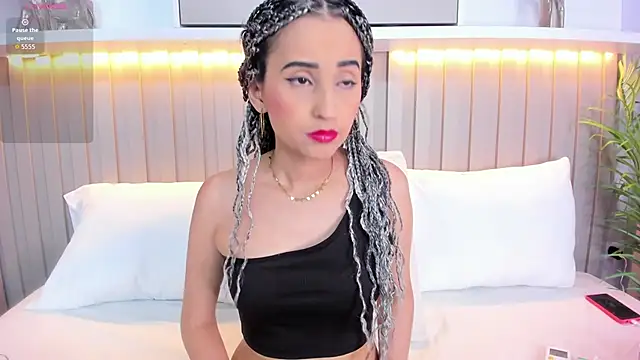 Snapshot of violett_rabbit_ chatting on November 6, 8:21 pm violett rabbit online show from November 6, 8:21 pm