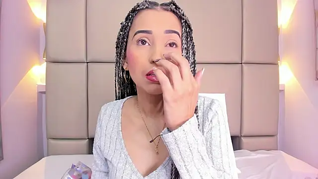 violett rabbit  online show from November 17, 12:11 pm