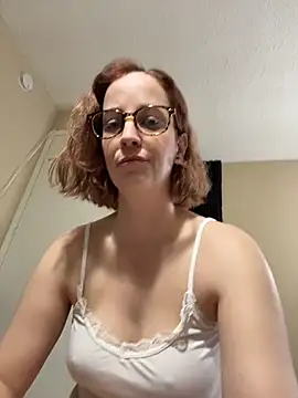 Snapshot of CreamedKitten chatting on November 21, 4:05 pm CreamedKitten online show from November 21, 4:05 pm