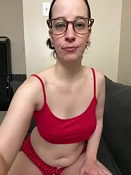 Snapshot of CreamedKitten chatting on December 15, 3:49 pm CreamedKitten online show from December 15, 3:49 pm