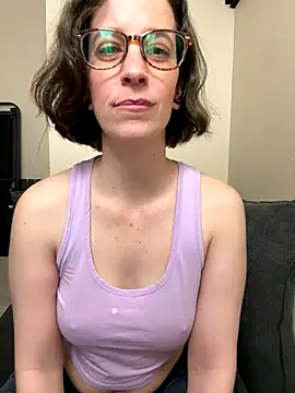 Snapshot of CreamedKitten chatting on December 21, 4:36 pm CreamedKitten online show from December 21, 4:36 pm