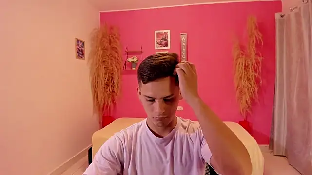 Snapshot of elmasmas01 chatting on November 5, 4:40 pm elmasmas01 online show from November 5, 4:40 pm