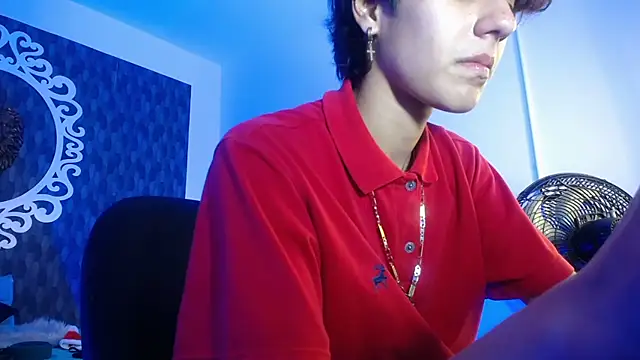 Ghost  Girl  online show from December 15, 5:39 pm