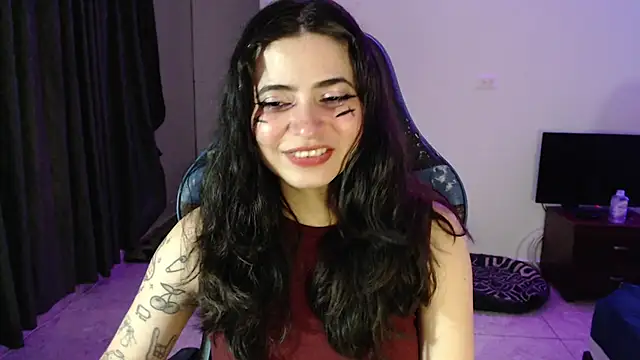 Snapshot of Annagoth_ chatting on June 20, 2:36 am Annagoth online show from June 20, 2:36 am
