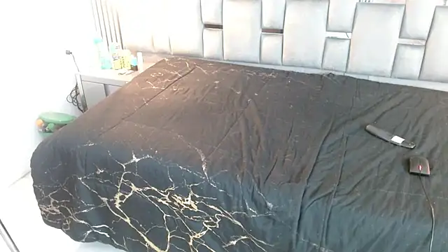 Snapshot of Memi_xxx chatting on November 15, 2:53 am Memi xxx online show from November 15, 2:53 am