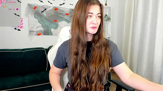 Snapshot of LiyaDaily chatting on October 30, 1:51 am LiyaDaily online show from October 30, 1:51 am