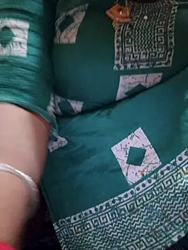 Snapshot of CUTE-GIRL-1 chatting on December 5, 4:14 pm CUTE-GIRL-1 online show from December 5, 4:14 pm