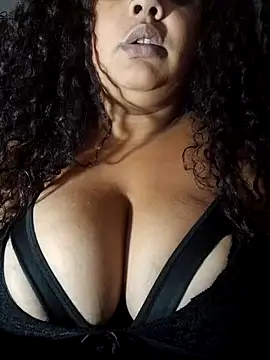 Snapshot of safirahot69 chatting on November 24, 3:28 am safirahot69 online show from November 24, 3:28 am