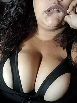 Snapshot of safirahot69 chatting on November 26, 3:18 am safirahot69 online show from November 26, 3:18 am