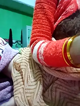 Snapshot of HayatKapoor chatting on December 4, 2:43 am HayatKapoor online show from December 4, 2:43 am