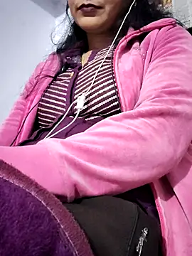 Snapshot of Hot-Rubyy chatting on February 7, 5:05 pm Hot-Rubyy online show from February 7, 5:05 pm