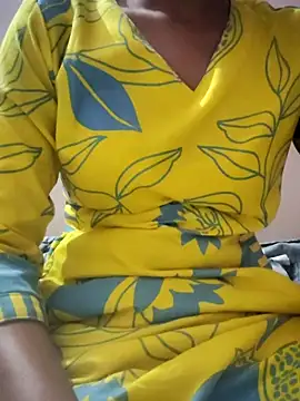 Hot-Rubyy online show from June 18, 1:37 pm