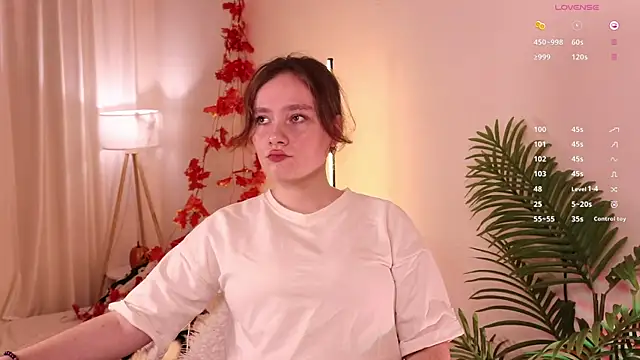 Snapshot of ErikaGreen chatting on October 29, 4:42 pm ErikaGreen online show from October 29, 4:42 pm