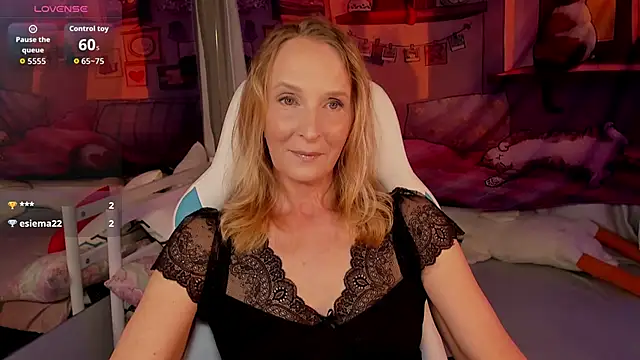 Snapshot of ScarlettPalmer chatting on June 10, 10:58 am ScarlettPalmer online show from June 10, 10:58 am