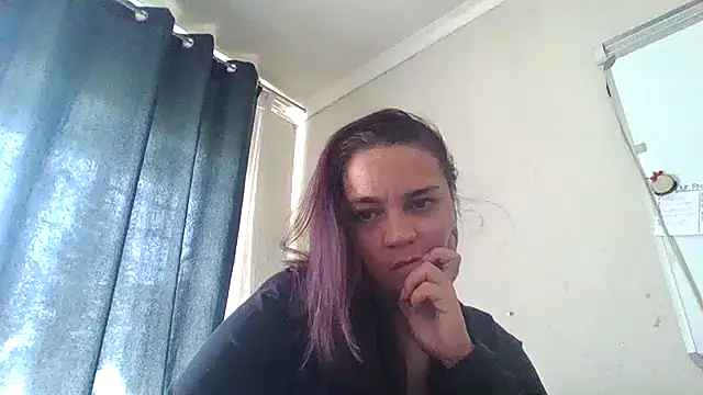 Snapshot of lilMissMarli chatting on April 9, 8:53 am lilMissMarli online show from April 9, 8:53 am