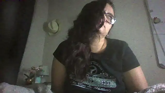 Snapshot of lilMissMarli chatting on April 14, 12:27 am lilMissMarli online show from April 14, 12:27 am