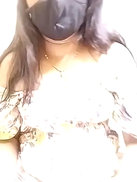 Snapshot of girl999 chatting on February 5, 6:12 pm girl999 online show from February 5, 6:12 pm