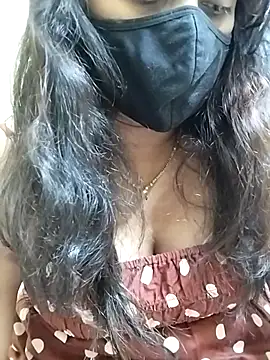 Snapshot of girl999 chatting on February 7, 7:06 pm girl999 online show from February 7, 7:06 pm