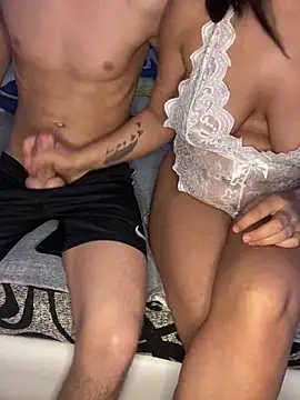 Snapshot of FreeCylinder chatting on March 14, 7:52 pm FreeCylinder online show from March 14, 7:52 pm