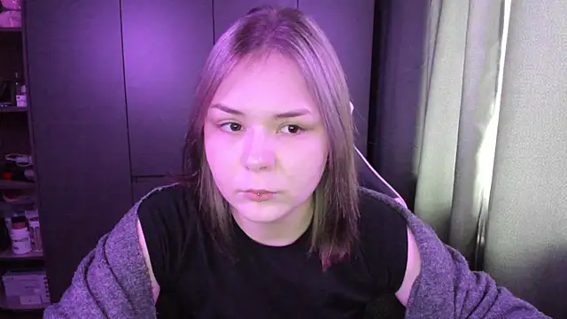 sophia lix online show from December 22, 6:21 am