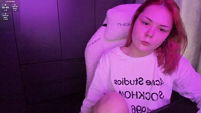 sophia lix online show from June 16, 12:35 am