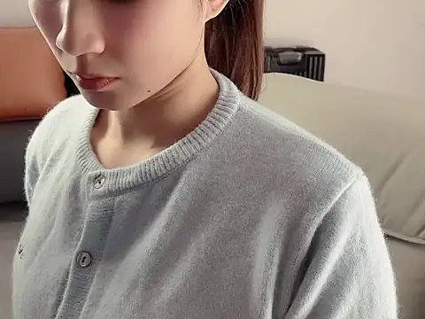 lvy-002 online show from December 5, 2:25 pm