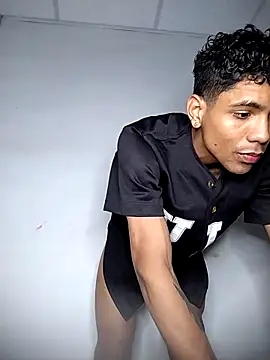 Alex Sweeting online show from November 4, 7:07 am