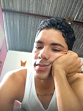 Alex Sweeting online show from November 25, 6:41 pm