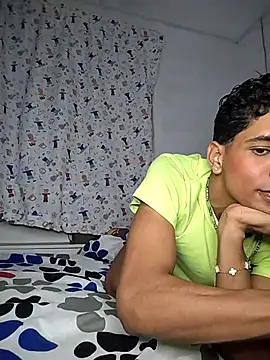 Alex Sweeting online show from December 3, 2:30 am