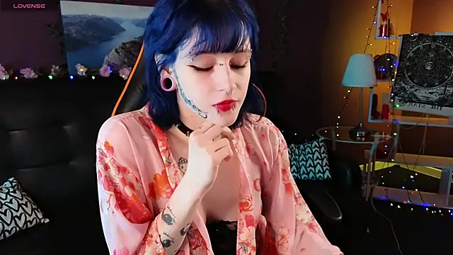 Snapshot of karkadeshk chatting on November 14, 10:14 am karkadeshk online show from November 14, 10:14 am