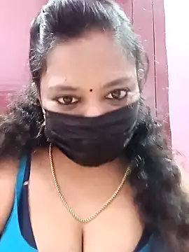 Snapshot of Mandhra28 chatting on October 29, 7:15 pm Mandhra28 online show from October 29, 7:15 pm