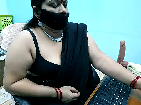 Snapshot of SWEETY_RANI chatting on April 14, 4:35 pm SWEETY RANI online show from April 14, 4:35 pm