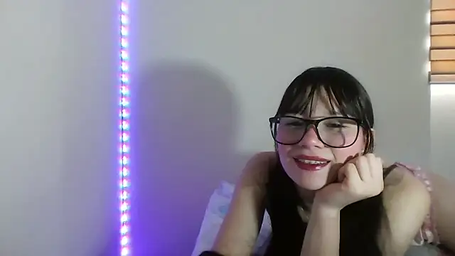 Snapshot of My_Meloddy chatting on December 17, 12:55 pm My Meloddy online show from December 17, 12:55 pm