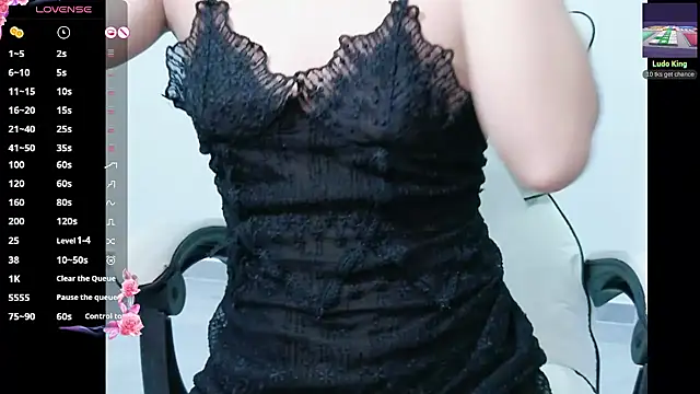 Snapshot of karakin1220 chatting on May 29, 8:07 pm karakin1220 online show from May 29, 8:07 pm