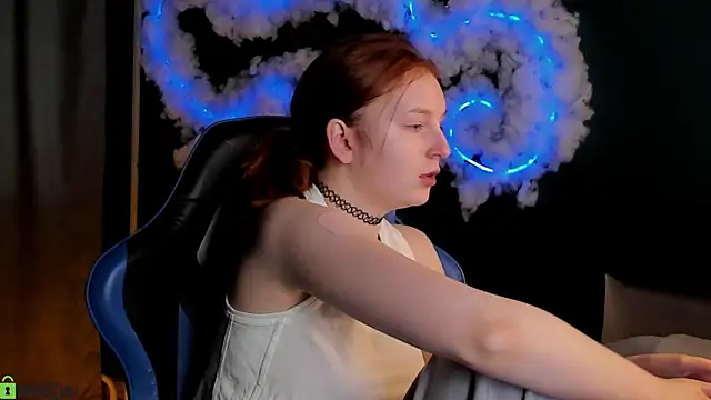 AngelWisee online show from May 8, 3:01 am