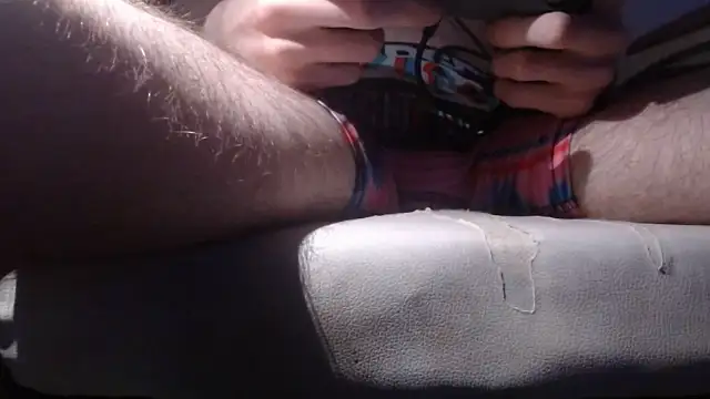 Snapshot of larrymonstercock chatting on April 15, 2:24 pm larrymonstercock online show from April 15, 2:24 pm