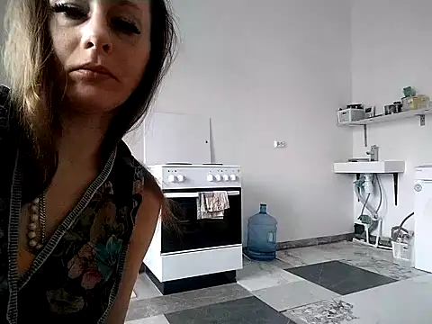Snapshot of Anneta280671 chatting on April 9, 8:31 am Anneta280671 online show from April 9, 8:31 am