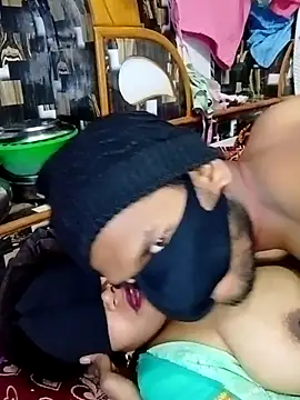 hot couple 000 online show from December 20, 2:46 pm