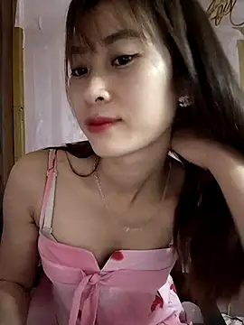 Snapshot of Em_xinh01 chatting on May 5, 9:45 pm Em xinh01 online show from May 5, 9:45 pm