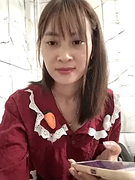Snapshot of Em_xinh01 chatting on June 14, 2:24 am Em xinh01 online show from June 14, 2:24 am
