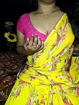 Snapshot of shreyareddy99 chatting on February 8, 1:42 am shreyareddy99 online show from February 8, 1:42 am