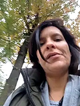 Snapshot of Piediniecollant chatting on November 15, 6:55 am Piediniecollant online show from November 15, 6:55 am