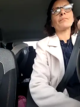 Snapshot of Piediniecollant chatting on December 4, 12:03 pm Piediniecollant online show from December 4, 12:03 pm