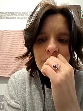 Piediniecollant online show from February 18, 11:39 am