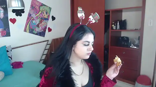 Snapshot of EmmilyConnor chatting on December 4, 2:26 pm EmmilyConnor online show from December 4, 2:26 pm