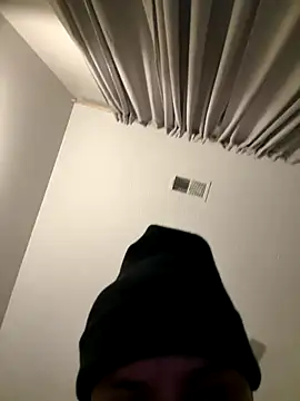 Snapshot of Cubanno chatting on October 28, 7:01 am Cubanno online show from October 28, 7:01 am