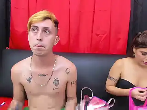 Snapshot of In_my_room_anything_goes chatting on March 15, 3:45 am In my room anything goes online show from March 15, 3:45 am